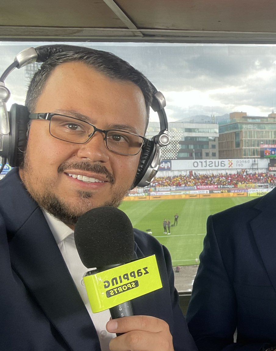 El señor Andrés Muñoz no puede seguir narrando partidos del Deportivo Cuenca. Que falta de imparcialidad. Clarísima roja para Maccari y seguía dudando de la decisión arbitral, lo peor es que ya hemos expuesto esta situación <a href="/miguelloor/">Miguel Angel Loor</a> 

Pronta recuperación para Yaxi García.