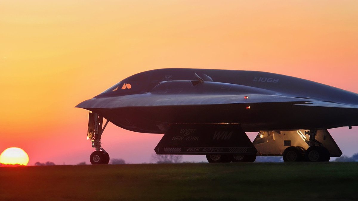 Gnollzy's tweet photo. God bless every single visionary soul who had a hand in designing, developing, and building this masterpiece. From the initial sketch to the final rivet, it’s pure art. A true game-changer of the century, built with passion, precision and true love 🇺🇸❤️

#B2Spirit 
#USAF https://t.co/XLzAczddJb