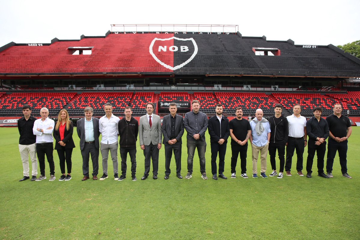 Si votaste esto sos un hijo de mil puta y un culpable de presente que estamos teniendo. Así de simple.