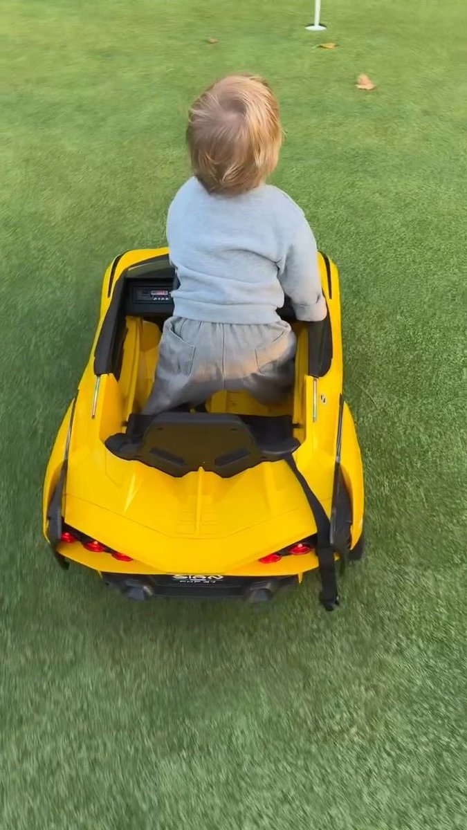 baby justin. 

                                                   baby jack. 

                 O CABELO IGUAL 😭