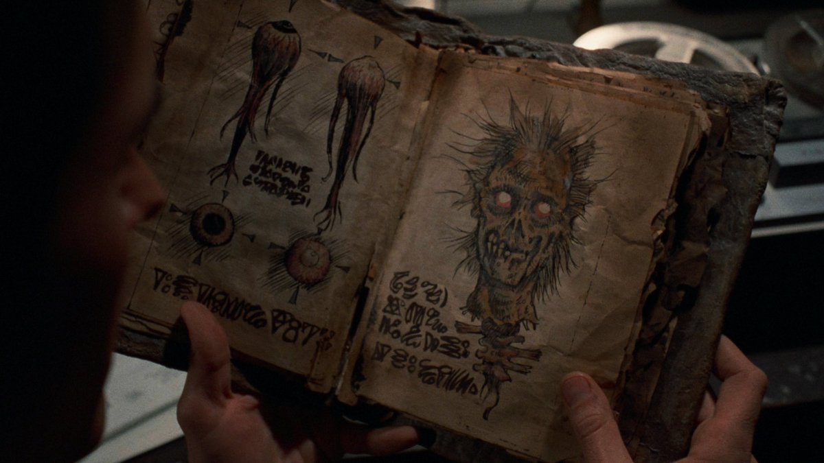domesticmothman's tweet photo. Evil Dead II (1987) https://t.co/Ea8n7dCnVG