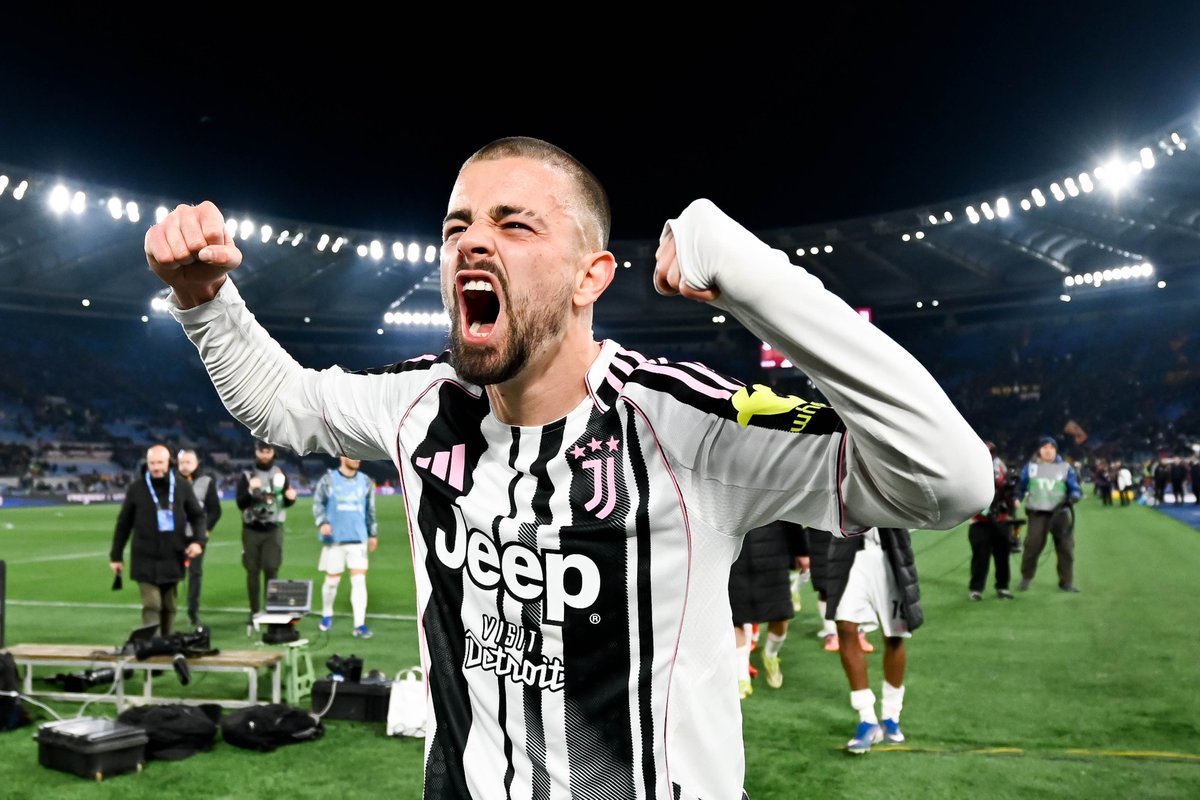 JuventusFC tweet media