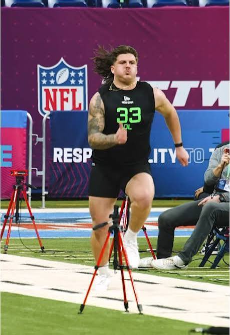 NateEllerbroek's tweet photo. @RapSheet Come join Tate in Detroit, you would fit right in https://t.co/cLjQGTaure