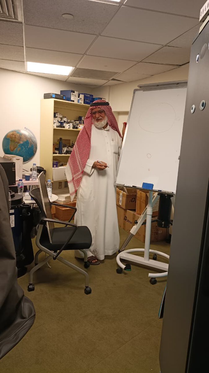 نيُوتن و أحيانًا شوق .. tweet media