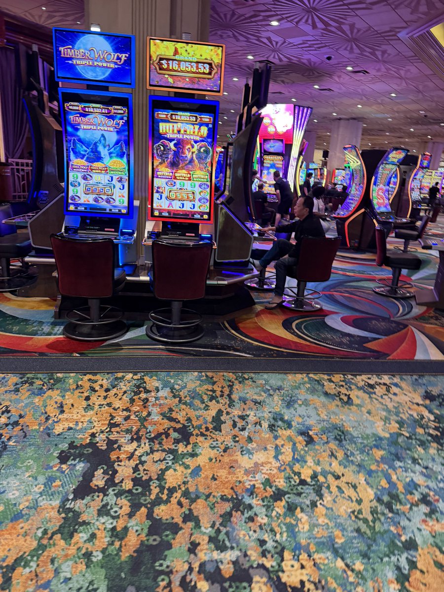FanaticVegas's tweet photo. Nothing kills the vibe at @MGMGrand like slot vultures hovering over your machine. Had a crew camping around Buffalo Ascension all night, standing right behind players waiting for a “ready to pop” bonus. Add in the smoke and zero space.  They jump on the slot secs after you leave https://t.co/JJfXD1Hw1c