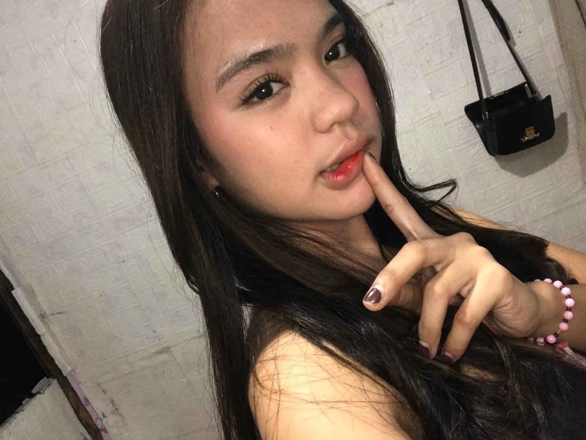 💋 tweet media
