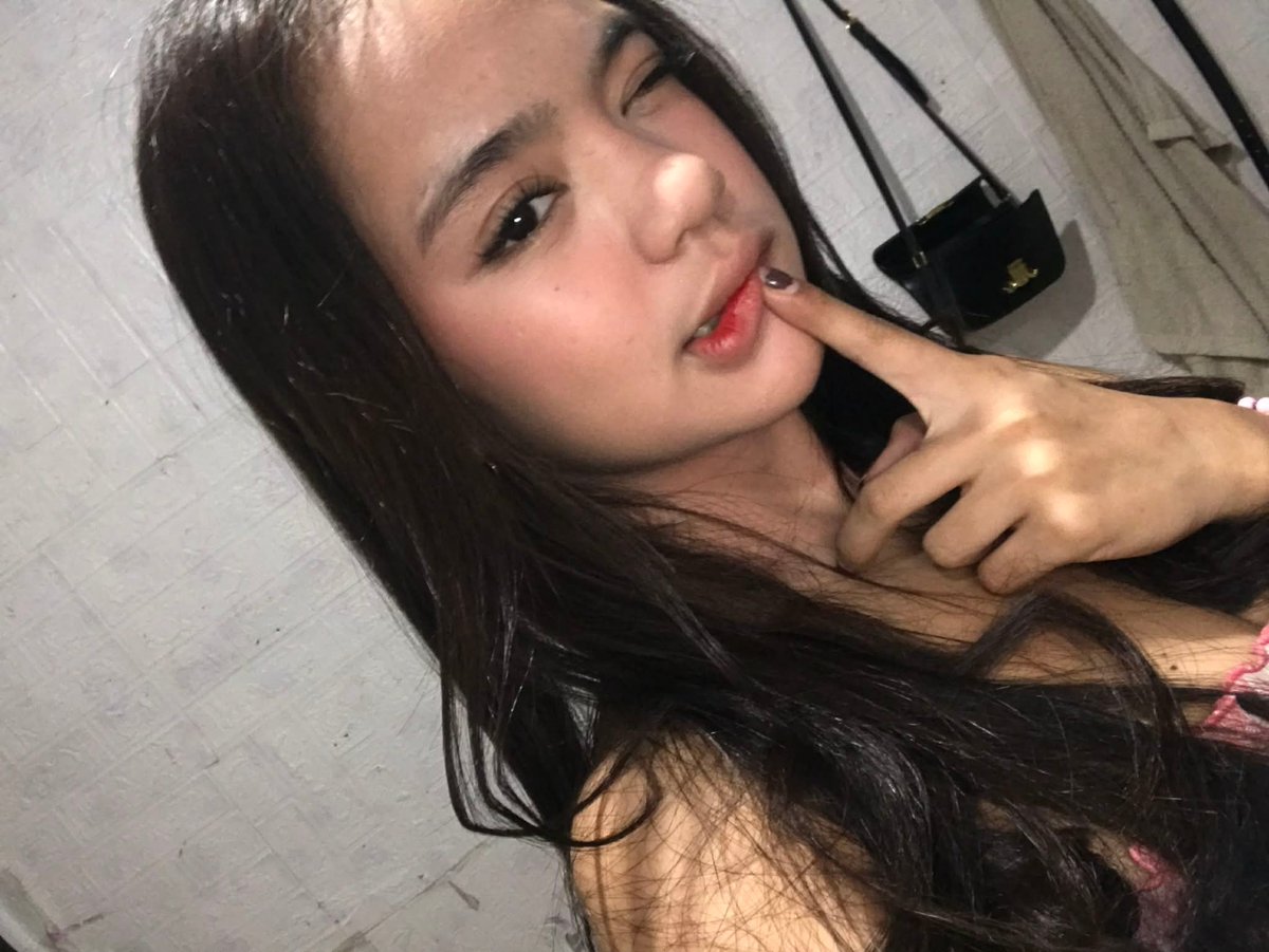 💋 tweet media