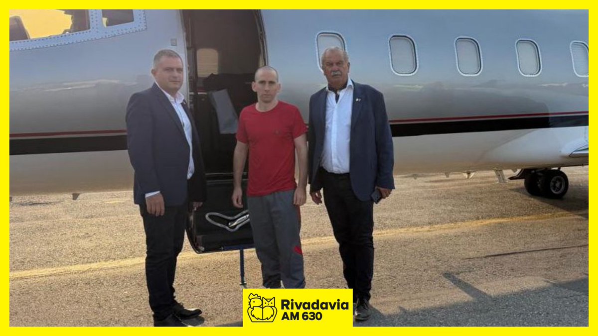 Rivadavia630's tweet photo. 🔴 [AHORA] NAHUEL GALLO FUE LIBERADO POR EL RÉGIMEN CHAVISTA

María Alexandra Gómez, esposa del gendarme argentino, confirmó que Nahuel fue liberado y ya está volando hacia la Argentina: "Estamos profundamente emocionados. Víctor podrá abrazar a su papá en pocas horas.  Gracias a todos por estar pendientes", agregó en sus redes sociales.