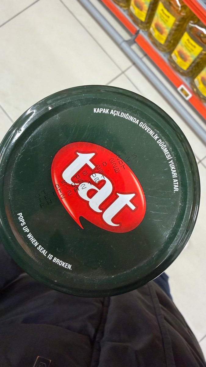 esra vandyke tweet media