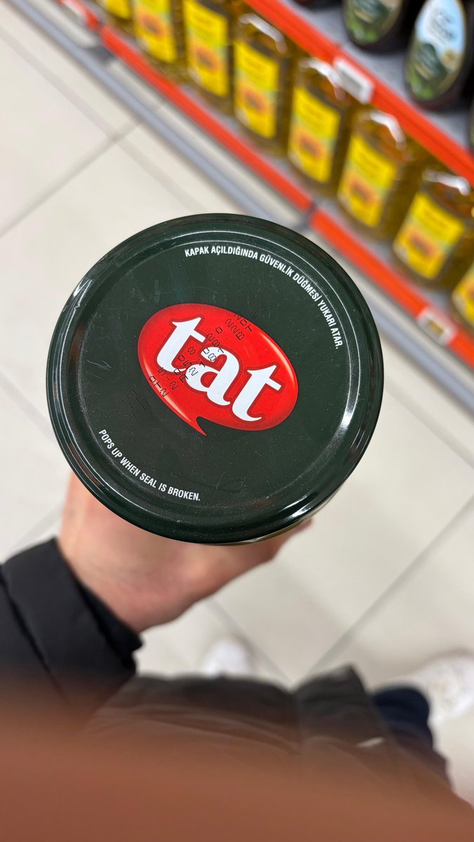 esra vandyke tweet media