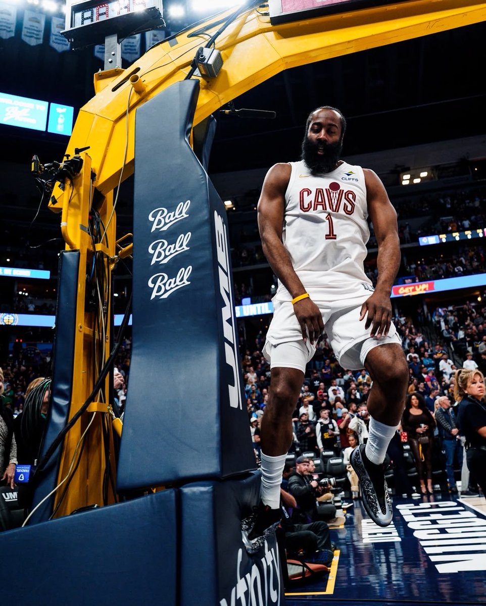 Cavs Lead tweet media