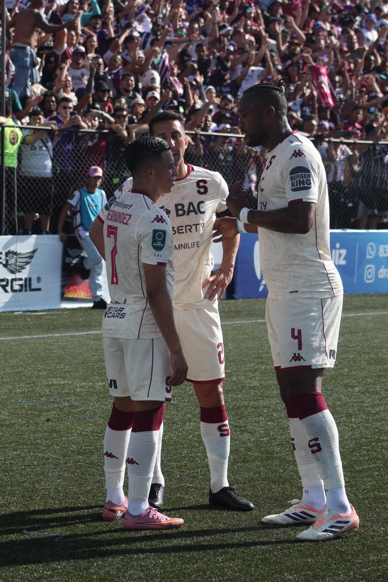 ¡INVENTEN MUCHACHOS, INVENTEN!