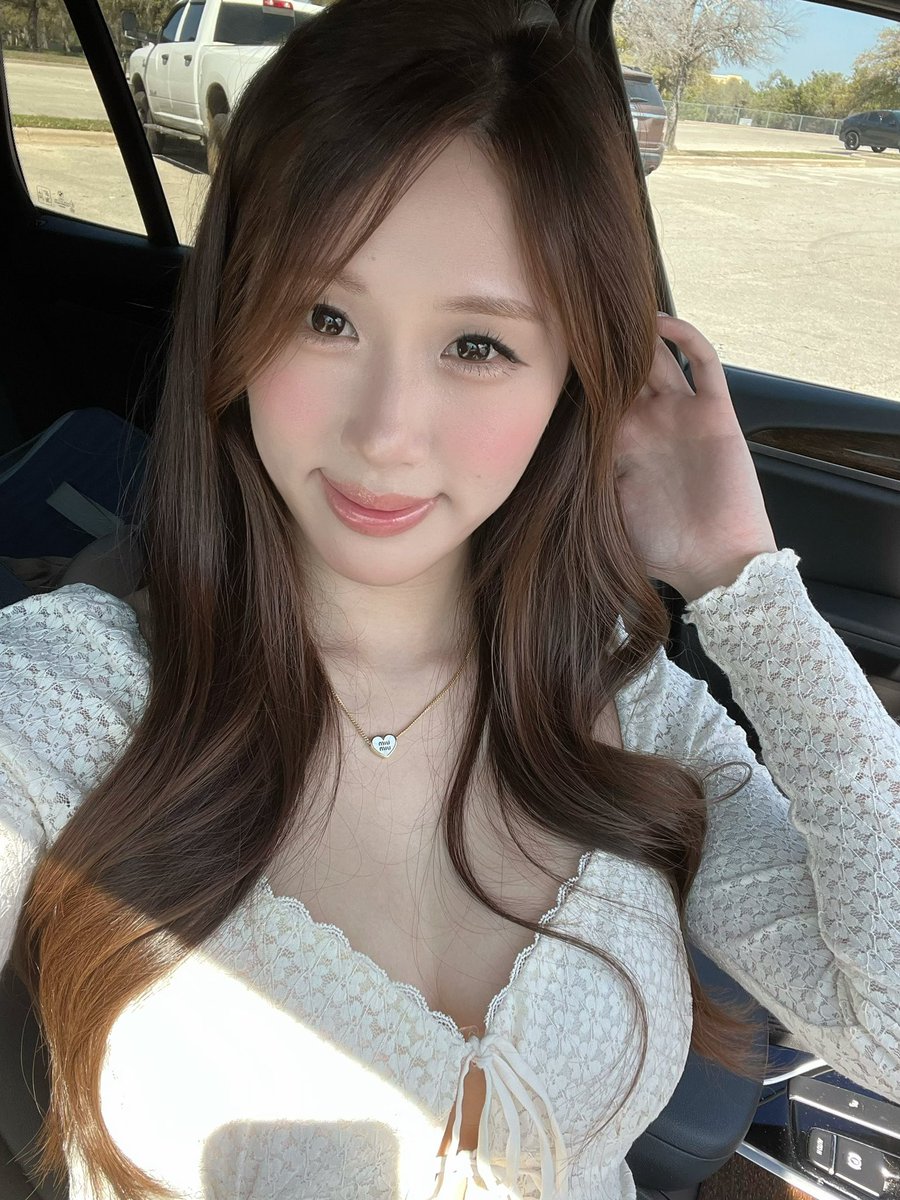 yougellyy's tweet photo. if i crash, it’s just a positioning diff https://t.co/O8z0YpP2ln