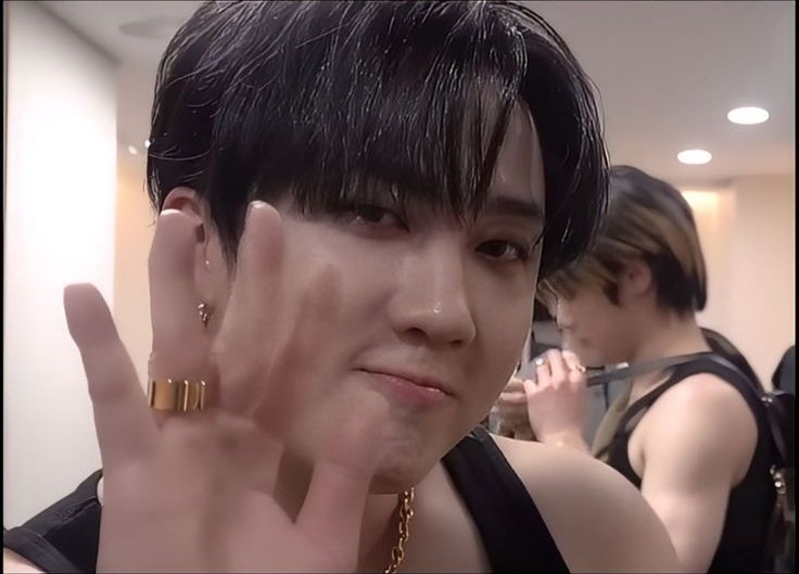 els 🖤 saw skz and atz!!! tweet media