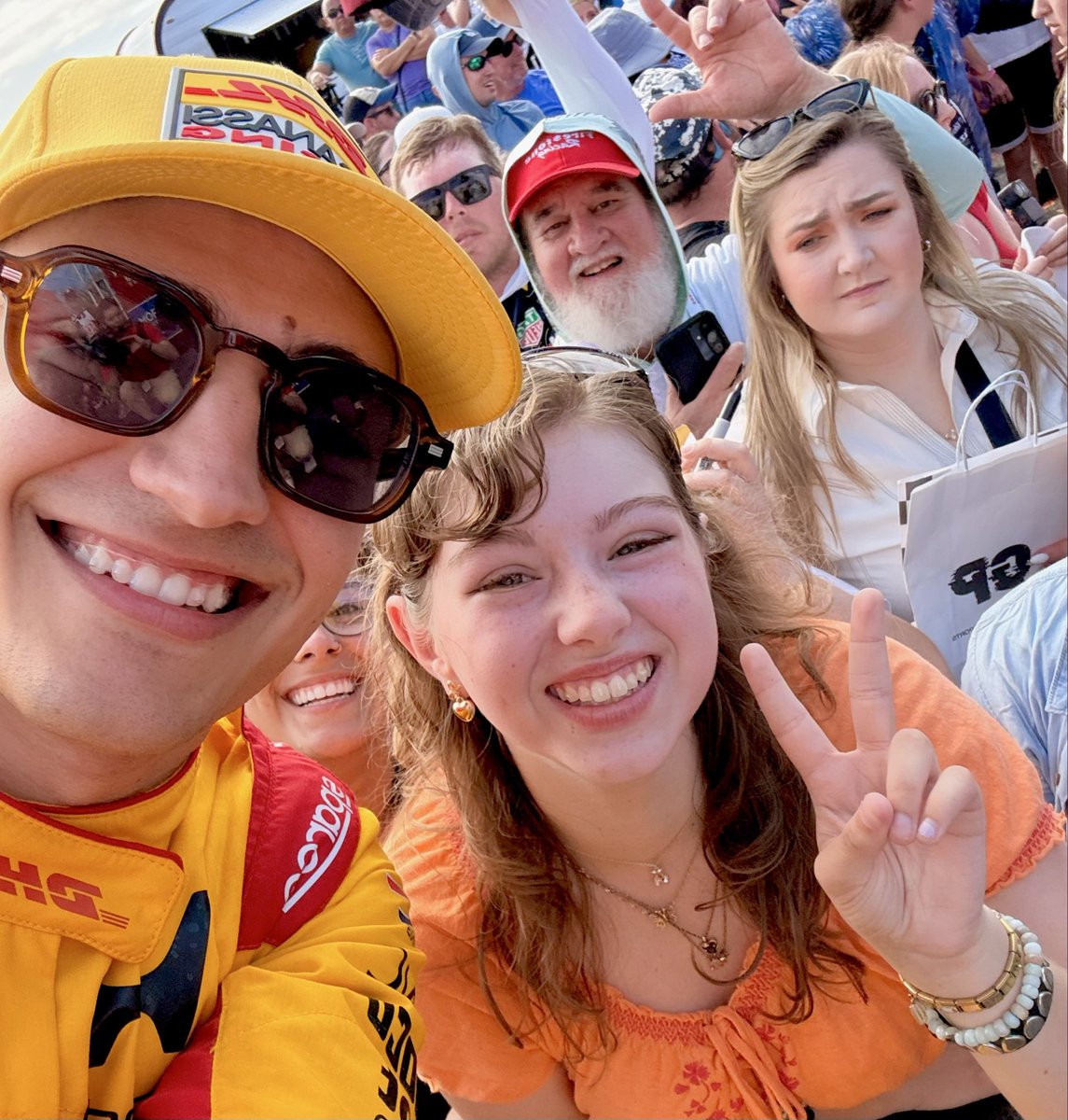_Retro_Rebel_'s tweet photo. Just hanging out with my buddy @AlexPalou after he wins back-to-back @GPStPete! 🏁

#IndyCar #GPStPete #AlexPalou #VictoryLane https://t.co/FItR6sUomY