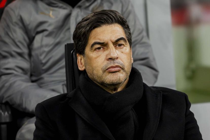 ChemssBelgacem's tweet photo. Passage lunaire de Paulo Fonseca en conférence de presse : "J'ai du respect pour votre travail, mais la meilleure équipe a perdu ce soir. Je ne développe pas après ma suspension de 9 mois. Il n'y a jamais hors-jeu de Tolisso. Je ne veux pas perdre de temps à commenter le match." https://t.co/FfNy6lQHE6