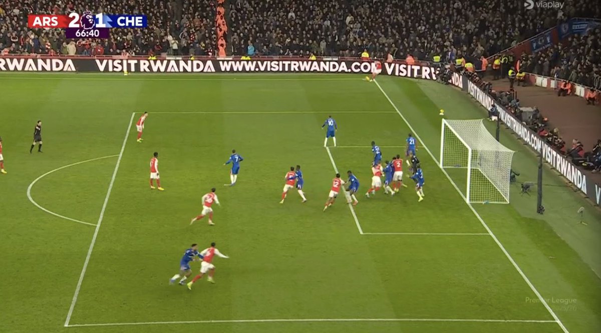 POV: You're a rival fan watching Arsenal score ANOTHER corner goal to go 2-1 up vs Chelsea  
15 from set pieces this season. Arteta's cooking and y'all are just seasoning 😭🍳  
Keep crying in the replies, it's free therapy #CornerKickFC