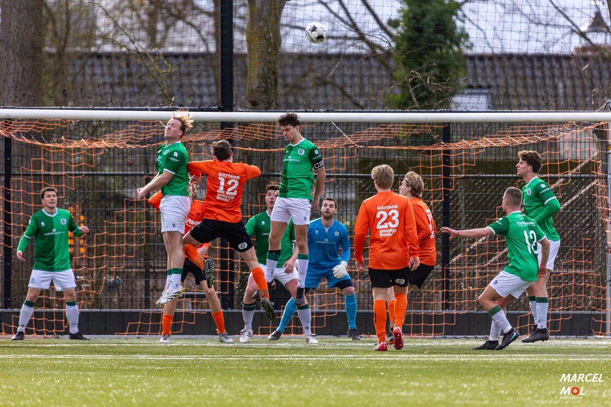 V.V. Bavel tweet media