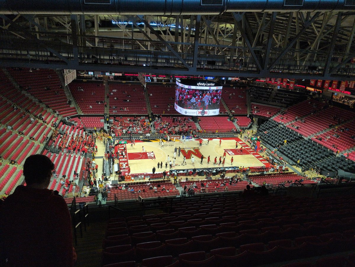 brent_lm's tweet photo. @briannnnf @RURiotSquad is here. We didn't want to miss the Battle for the #14 Seed. https://t.co/pd5uC2Vzmx