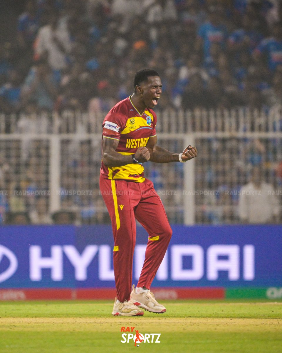 raysportzbangla's tweet photo. ছবি: ভারতের ব্যাটিং ব্যর্থতার দিনে একাই কুম্ভ সঞ্জু স্যামসন! ইডেনে রুদ্ধশ্বাস ম্যাচ জিতে বিশ্বকাপের শেষ চারে টিম ইন্ডিয়া...

#RaySportz #IndianCricketTeam #TeamIndia #ICC #T20WorldCup2026 https://t.co/k7YgDUd4UP