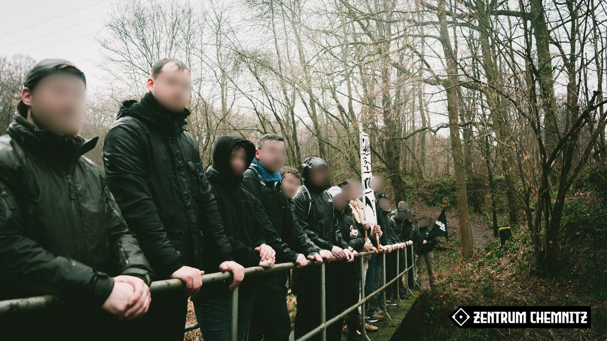 Das Volk will Remigration!

🌲 Mit dieser Botschaft wanderten wir am vergangenen Sonntag im Raum Hainichen.

🥾 Neben guter Stimmung genossen wir dabei die Landschaft unserer schönen sächsischen Heimat.

🫵🏻 Folgt uns, um beim nächsten Mal dabei zu sein!

1/2