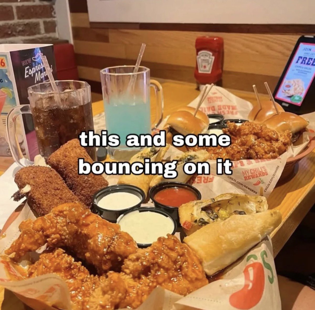 𝓁𝑜𝓃𝓃𝒾𝑒 🖤 tweet media