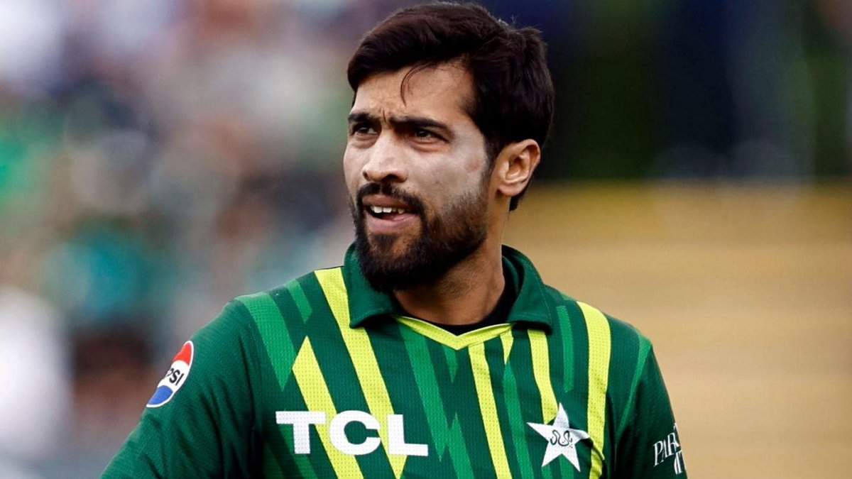 CHAMBAL_000's tweet photo. Beta mohmmad amir kya hua prediction ka ??? 
Tumhare underground hone ka samay aa gaya 😂😂

#SanjuSamson #mohammadamir #INDvsWI https://t.co/WjWu72NQsc