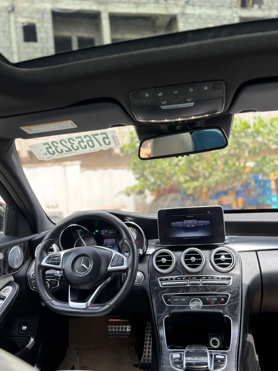 MINT FOREIGN USED 2015 MERCEDES BENZ C400 4MATIC WITH KEYLESS, PANORAMIC ROOF, BUCKET FRONT SEATS, REVERSE CAMERA, PARK ASSIST, GENUINE DUTY📜…N35m 
#c400benz #mercedes_benz #carsultan