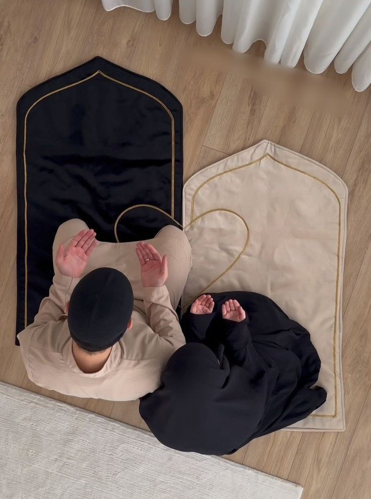 malkocc21's tweet photo. Gel birlikte namaz kılalım Kur'an okuyalım Kâbe'yi ziyaret edelim görmediğimiz camileri keşfedelim evimizin bir odasını ibadet için ayıralım... https://t.co/qYLmqBfgTs