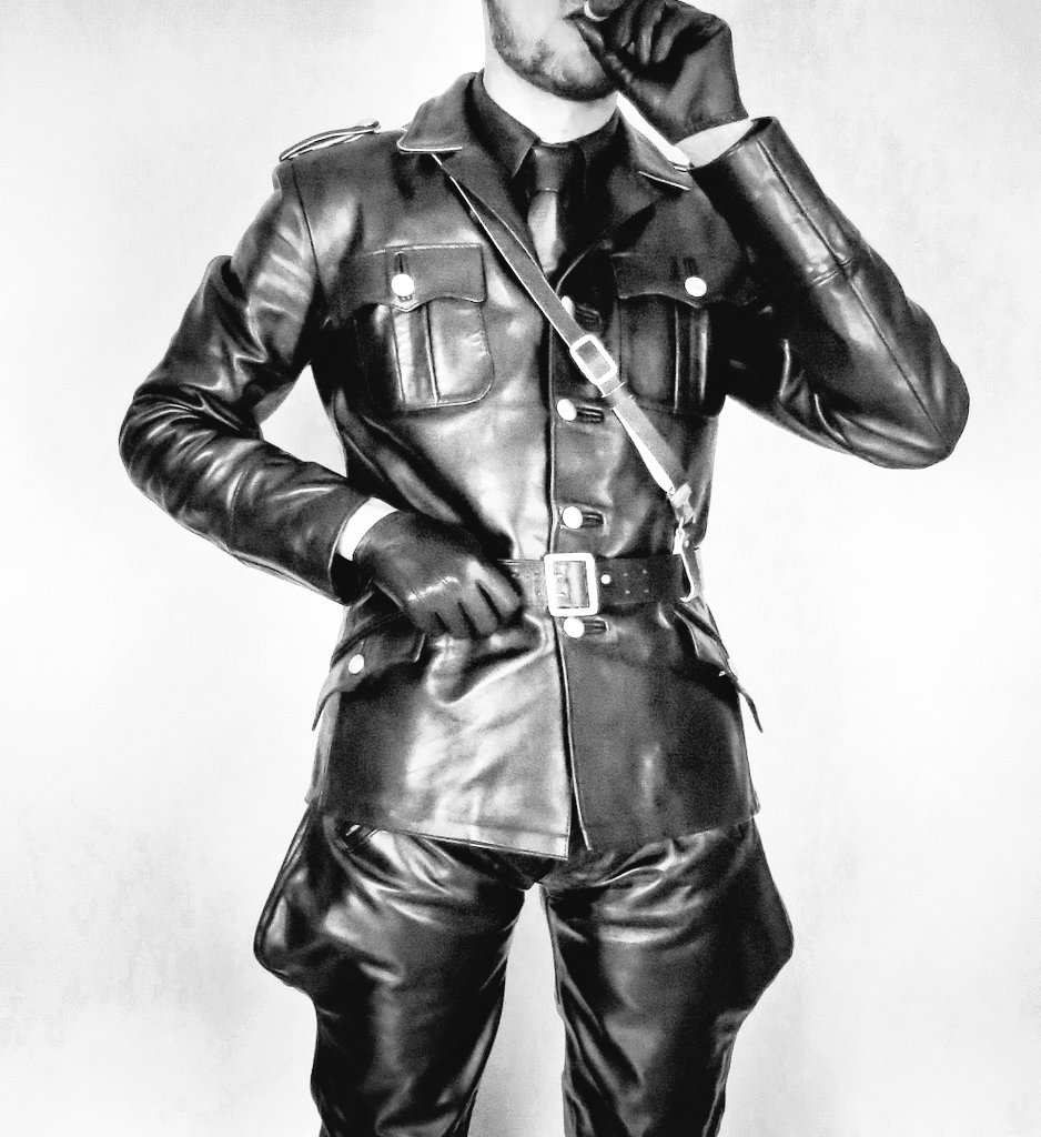 LeatherSkinSir tweet media