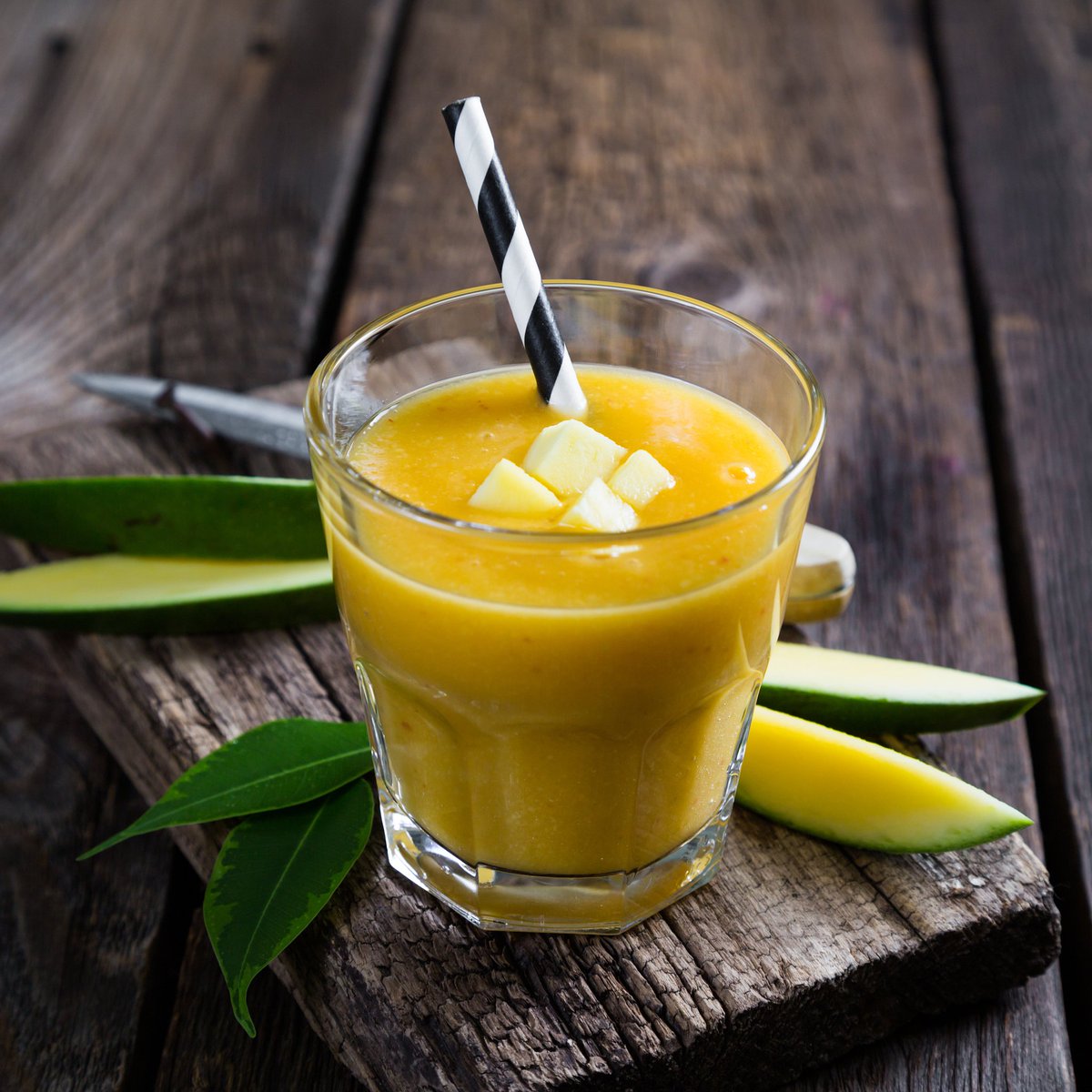 LevineAri48339's tweet image. " 5-Minute Mango Lassi! Blend 1 ripe mango (frozen!), 1 cup yogurt, 2 tsp honey, u0026 a dash of cardamom. Top with mango bits—creamy, sweet, u0026 perfect for hot days. #QuickDrinks #MangoLassi"