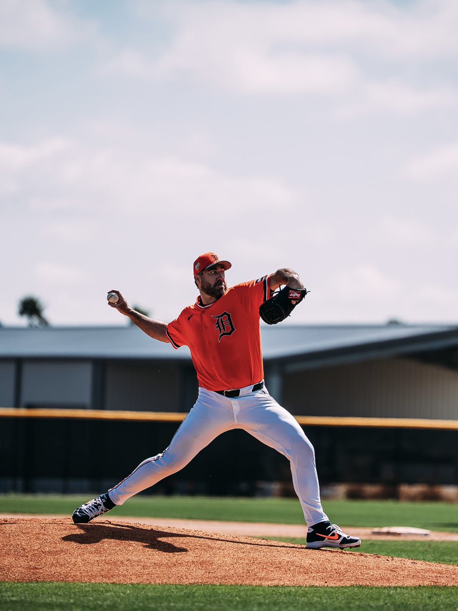 tigers's tweet photo. JV loading https://t.co/fvjLZSOzEz