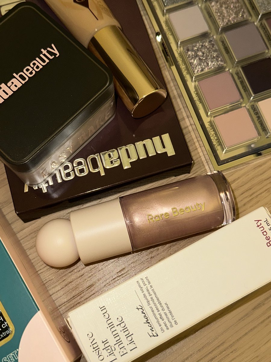 𝐃𝐚𝐢𝐬𝐲 tweet media