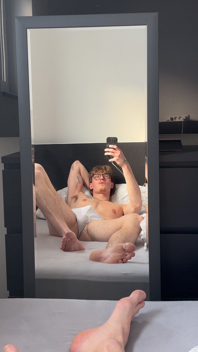 feet, bulge or pits ;)
▶︎ •၊၊၊|။||။၊|• 4:15