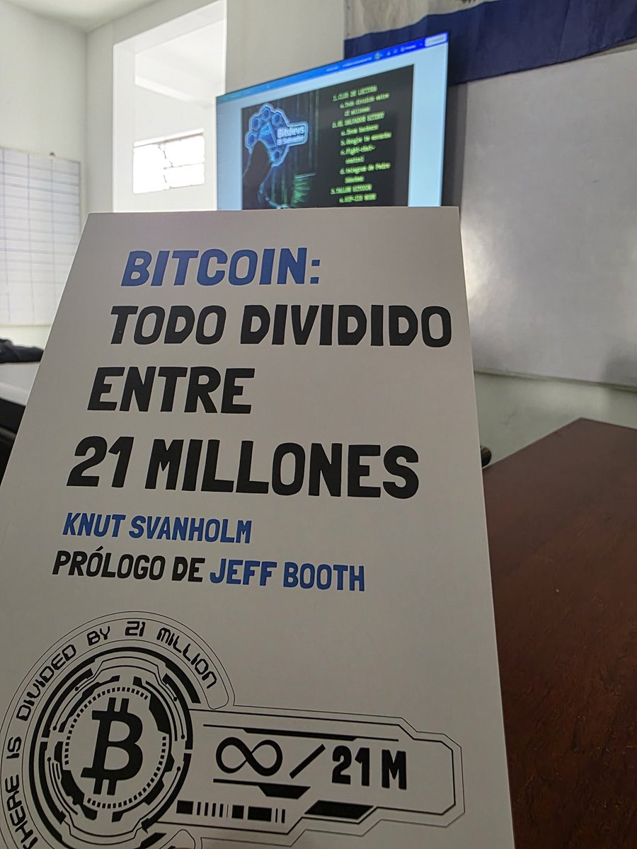 padilla_cuenca's tweet photo. Gracias @NodeNationSV por compartir la valiosa información de hoy y ver la verdad de nuestra realidad de una forma muy interesante e importante
@knutsvanholm
Increíble libro en español tarea llevo ya de aprende
#NodeNation
#PrivacityMatters
#BitcoinCountry
#ElSalvador https://t.co/K4BeoxO2L3