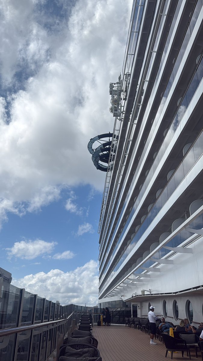 cervezagod's tweet photo. @MSCCruisesUSA day! https://t.co/5k14PNbGSZ