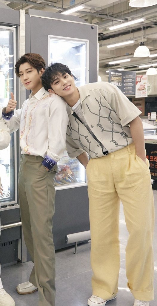 3月2日 ミーニーの日 🐶🦊 #SEVENTEEN #WONWOO #ミンギュ #ミーニー