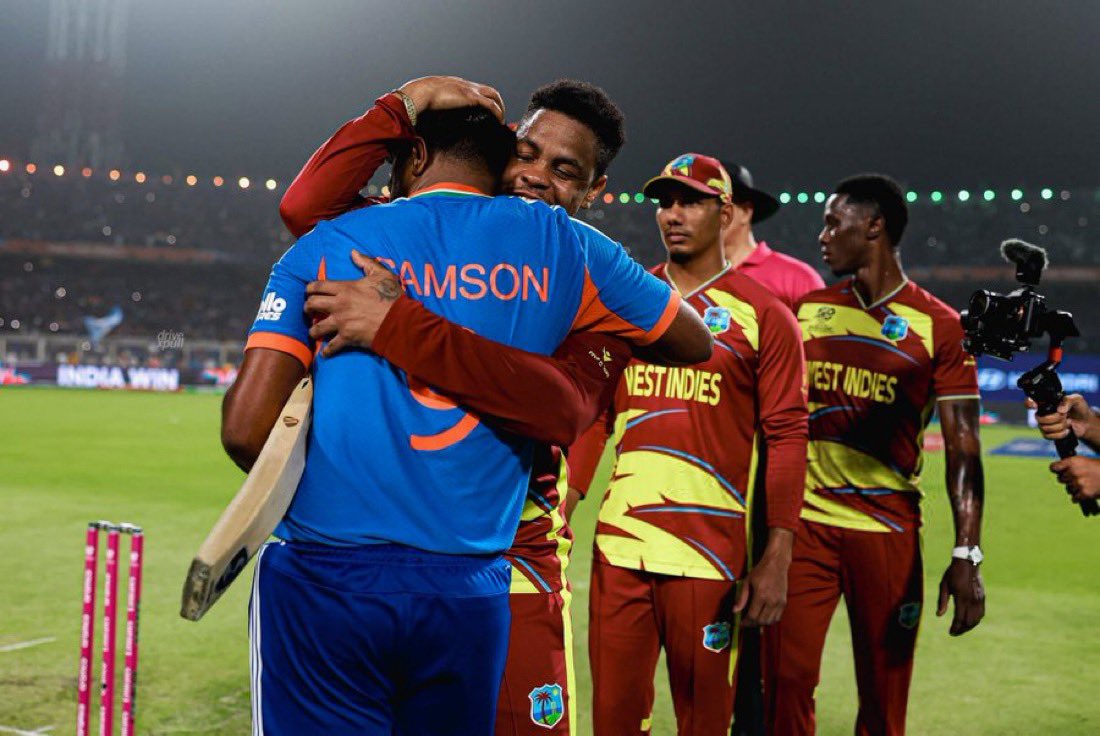 Shimron Hetmyer hugging and congratulating Sanju Samson. ❤️