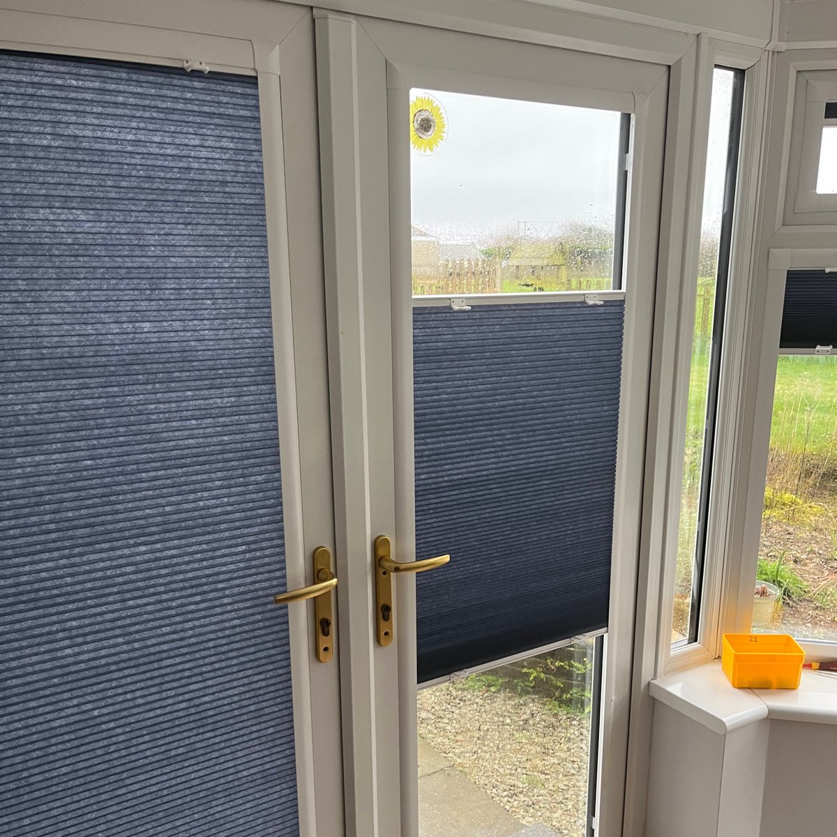 Country_Blinds's tweet image. Update your home easily with cellular blinds featuring an integrated headrail for quick installation! Stylish and functional. ✅ 
 #HomeFurnishings #EasyInstall