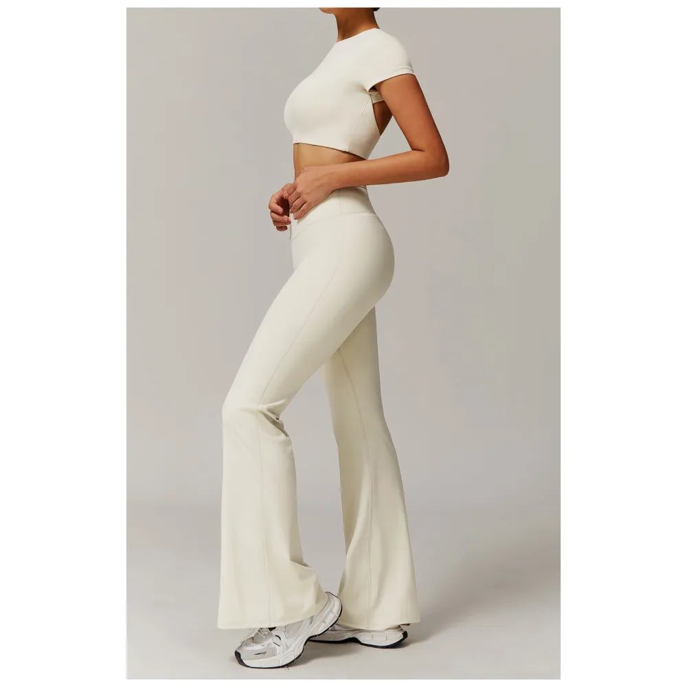 Bfitamazingoffi's tweet image. B|FIT for every body, every move.

#BFIT #FlareLeggings #CoreSupport #GymAesthetic #AthleisureStyle LeggingAddict