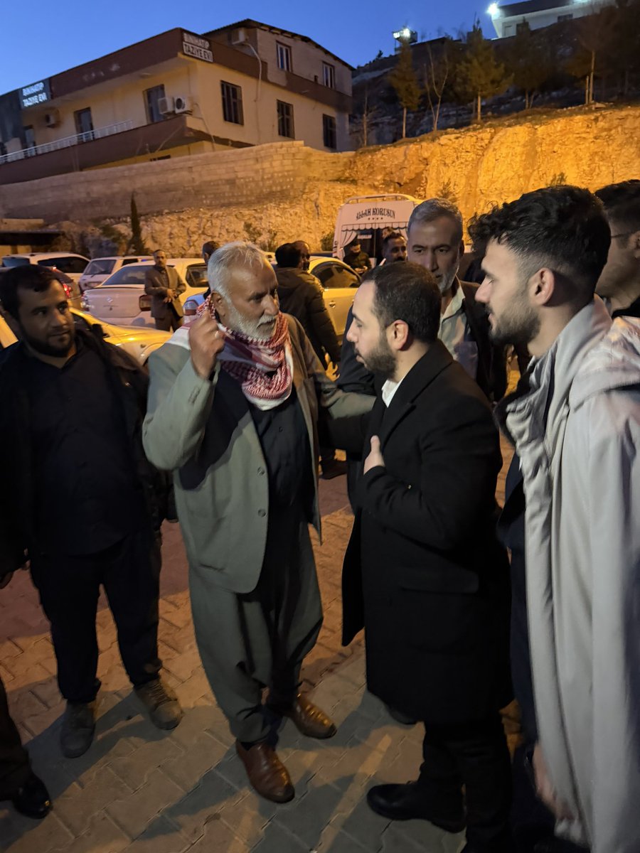 abdurrahimtoru's tweet photo. Şanlıurfa’mızın köklü aşiretlerinden Hadidi aşiretine mensup kıymetli DEMİR ailesinin düzenlemiş olduğu iftar programına katılım sağladık.
Nazik davetleri için değerli kardeşim Cuma Demir’e teşekkür ediyor, bu güzel buluşmanın birlik ve beraberliğimizi pekiştirmesini temenni ediyorum.
Rabbim sofralarını bereketli eylesin.