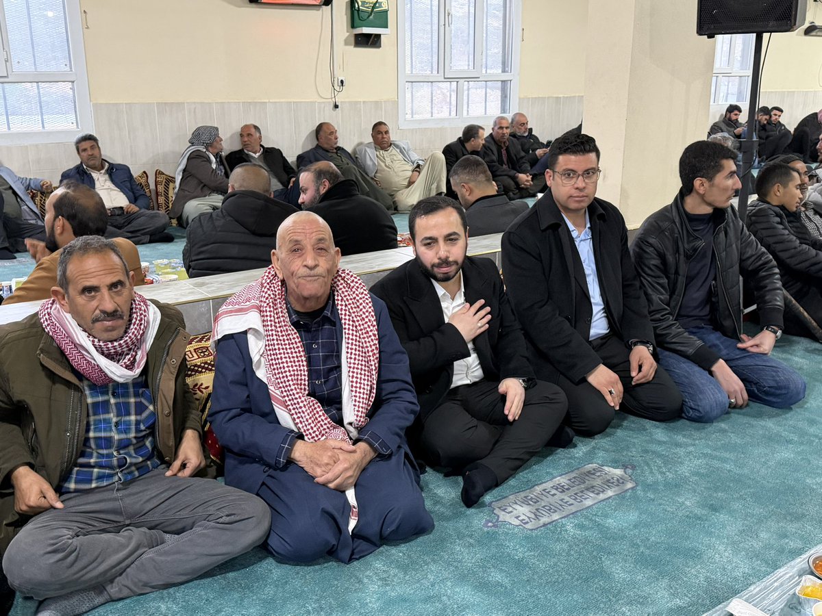 abdurrahimtoru's tweet photo. Şanlıurfa’mızın köklü aşiretlerinden Hadidi aşiretine mensup kıymetli DEMİR ailesinin düzenlemiş olduğu iftar programına katılım sağladık.
Nazik davetleri için değerli kardeşim Cuma Demir’e teşekkür ediyor, bu güzel buluşmanın birlik ve beraberliğimizi pekiştirmesini temenni ediyorum.
Rabbim sofralarını bereketli eylesin.