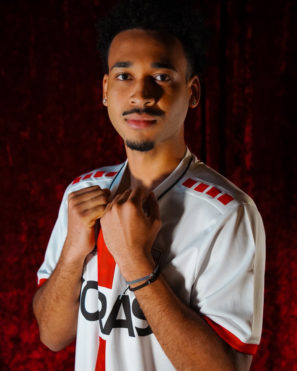 LoudounUnitedFC's tweet photo. Byde our Tyme 🛡️💪

The 2026 community kit is out NOW!

📲 https://t.co/bbJWiZfKtO https://t.co/9yeO0KLmtB