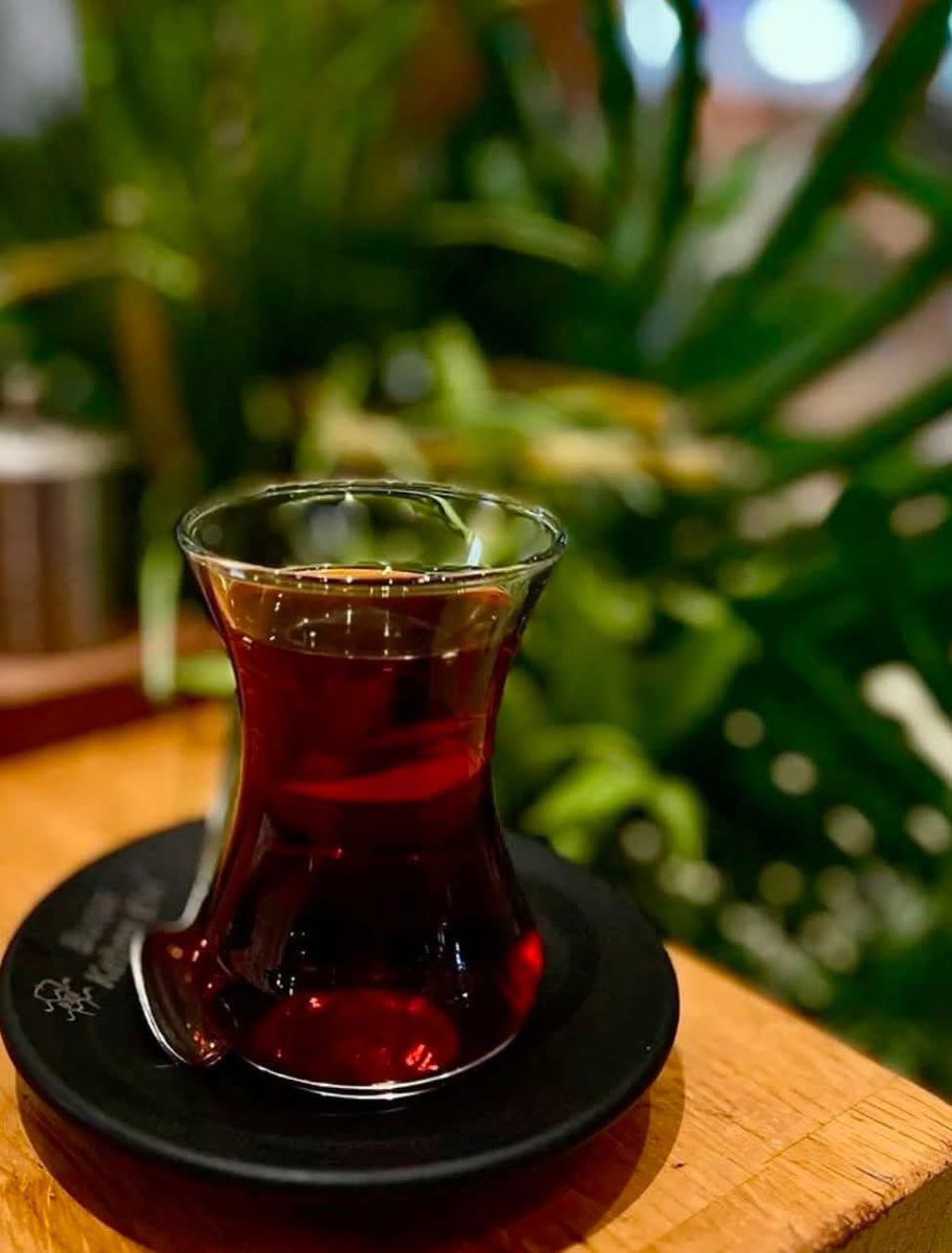 Peşinden Koşmak Yerine
Akışına Bırakmak Lazım.
Zamanın Sana Getirdiğine de
Senden Götürdüklerini de ....