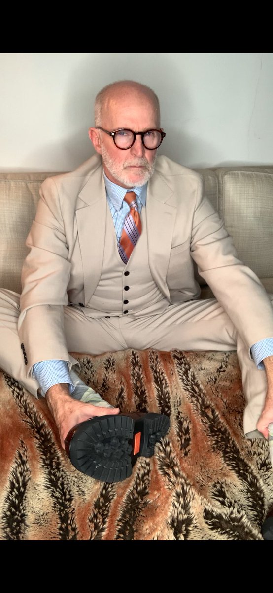 MatureSu1t tweet media