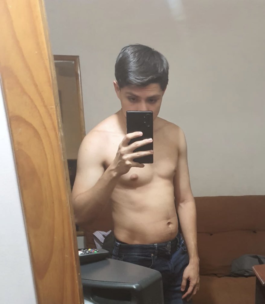 diegocerbon03's tweet photo. Top cosas que ha hecho el internado por mi: 1. Bajar de peso sin ir al gym JAJAJA https://t.co/SVrWyieoI8