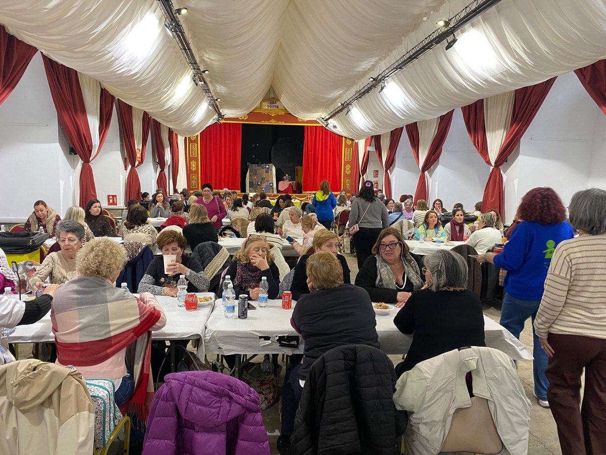 El Pósito de Los Barrios une a un centenar de artesanas de patchwork contra el cáncer infantil
noticiasdelavilla.net/el-posito-de-l…