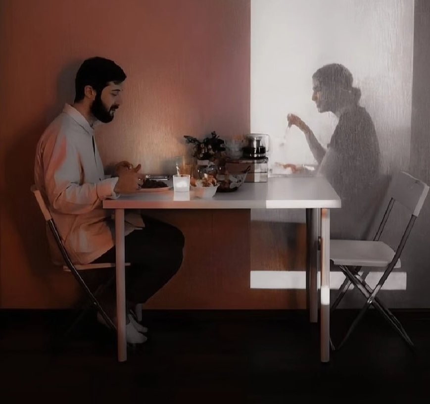 “Gözlerimin önünde değilsin ama tek gördüğüm sensin.”