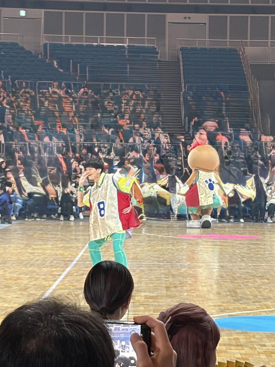 soreton34's tweet photo. #横浜アリーナ
#ワンワン
#はるちゃん
#オフロスキー
#シュッシュ https://t.co/AZpggXyqqI