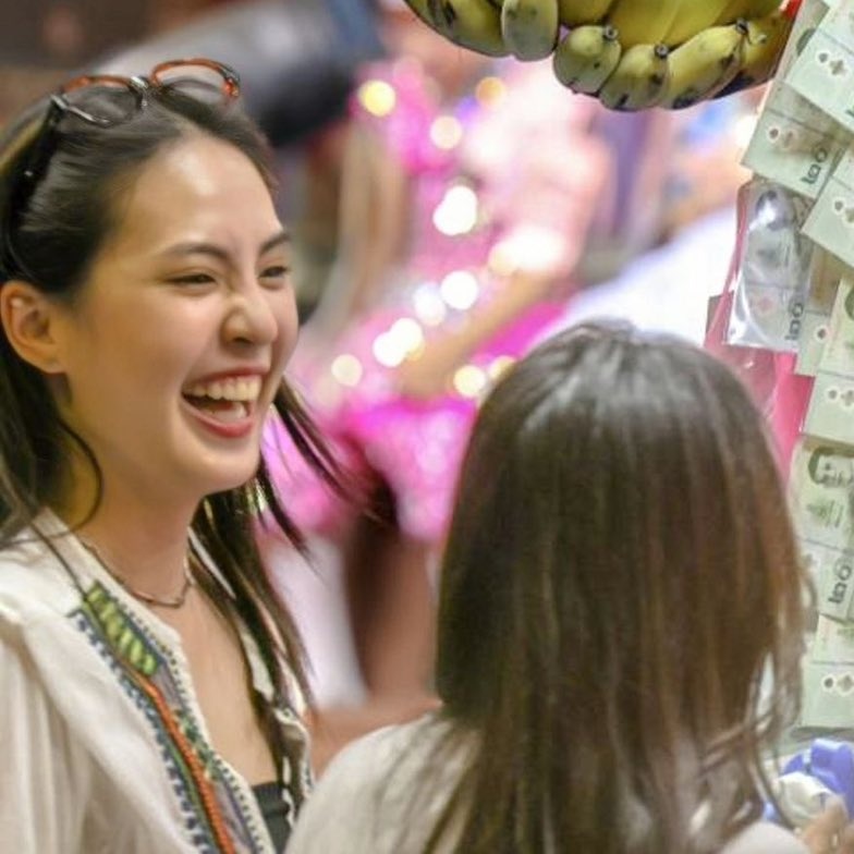 Lillyyyyyyyy. Be careful 🤣🤣🤣

HometownRomance Fun Joy SornramNamphet
Hometown Romance Fun Joy Sornram Namphet

#คุณแฟนบ้านนอกจอยม่วนศรรามน้ำเพชร
#ลูกหมีซอนญ่า #LMSY